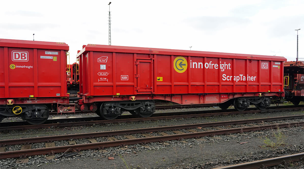 DB Güterverkehr: Das sind modulare Güterwagen für den Schrott-Transport.