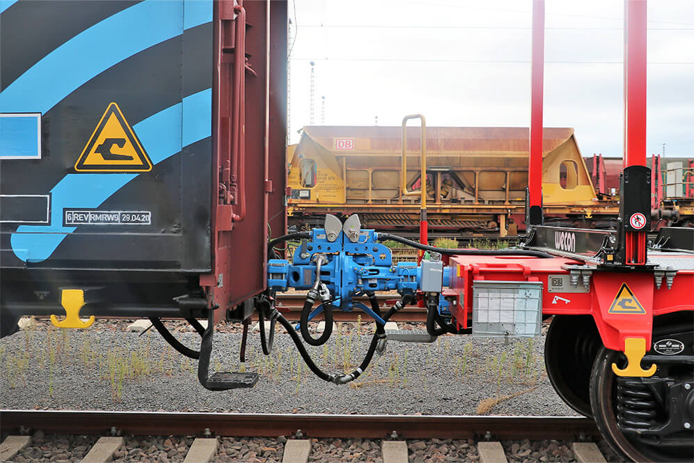 DB Güterverkehr: Die digitale Kupplung verbindet die Züge automatisch miteinander. Das spart Zeit und Kraft.
